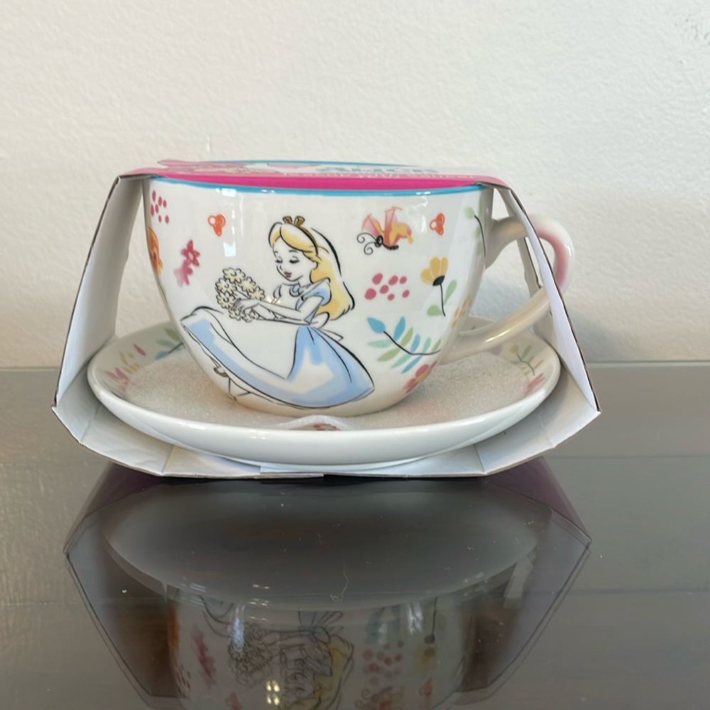 Disney Alice In Wonderland Teacup with Saucer
